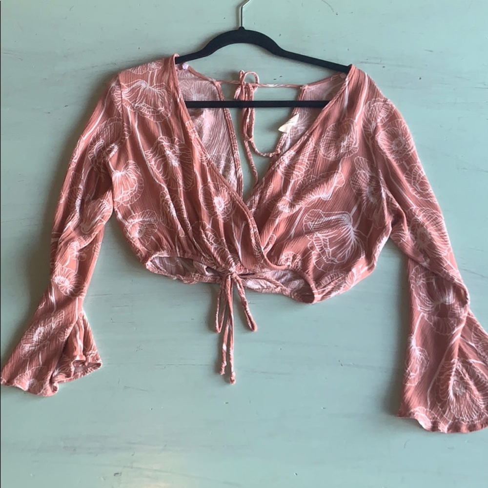 Cute long sleeve crop top